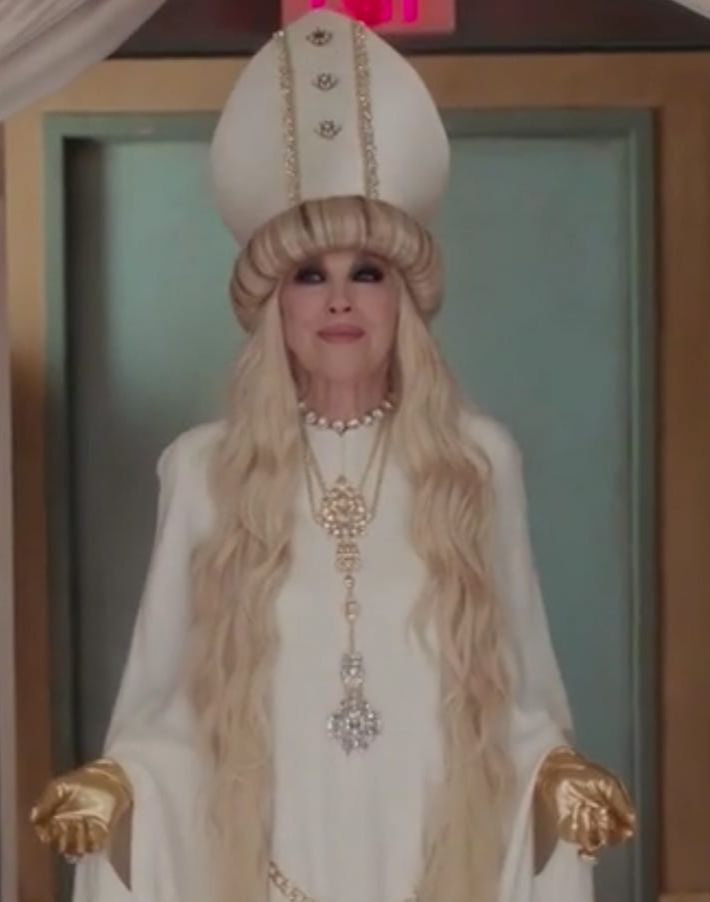 Moira from Schitt's Creek as Pope