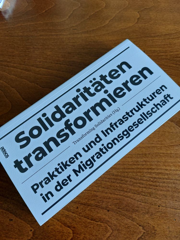 Cover des Buches "Solidaritäten transformieren" und Inhaltsverzeichnis 