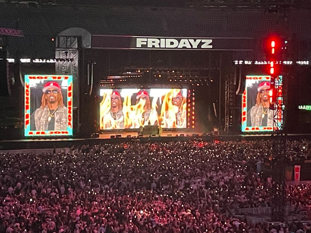 Lil Jon performing at Fridayz Live 