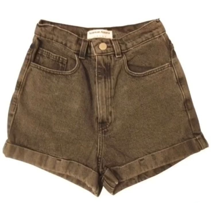 Um short jeans meio marrom 