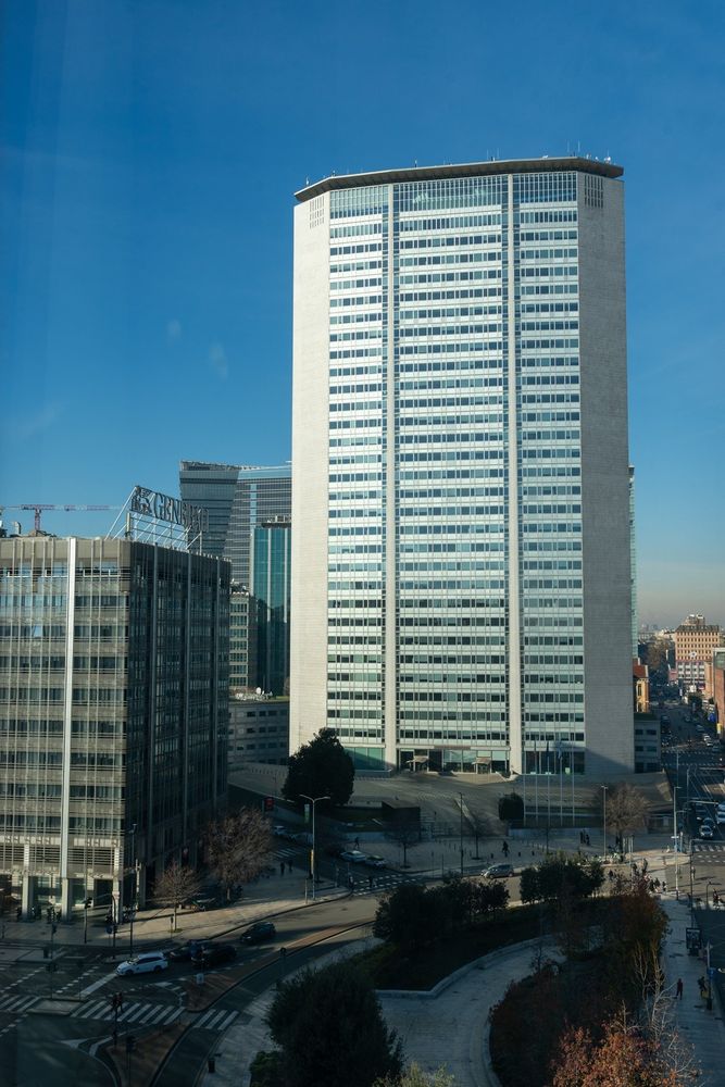 Veduta del grattacielo Pirelli di Milano.