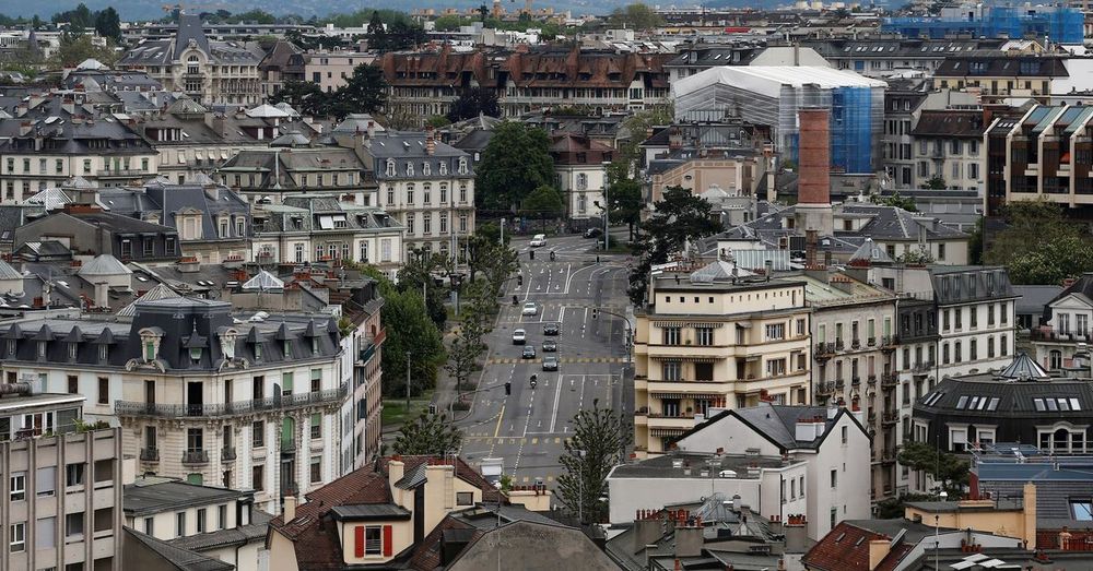 IMF cuts growth economic forecast for Switzerland, highlights trade risks