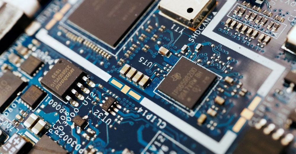 The United States will impose a tariff of about 100% on semiconductor chips imported from countries not producing in America or planning to do so, President Donald Trump said.