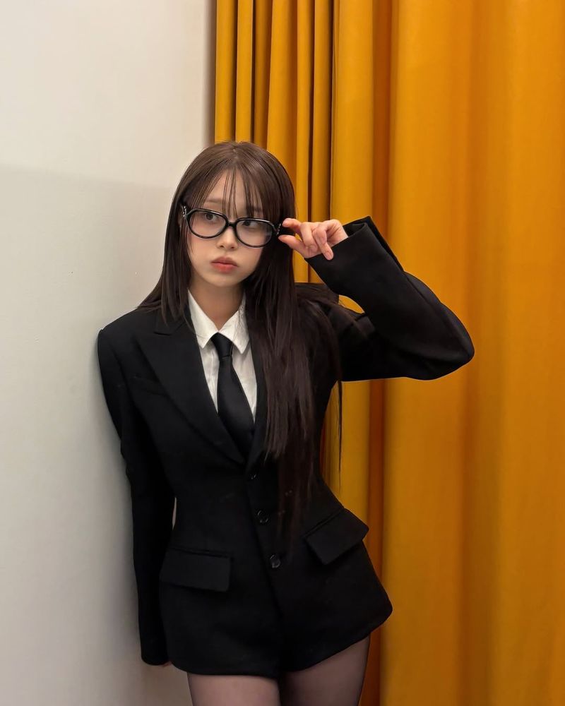 same as other picture but with a different pose