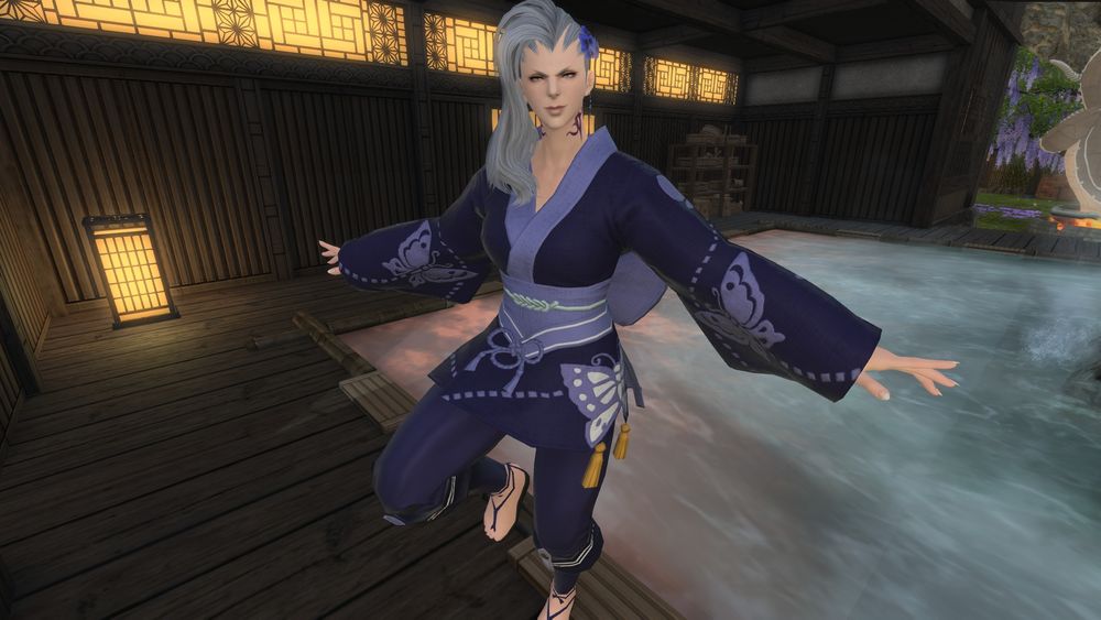 Moenbryda posing lively right behind an onsen.
