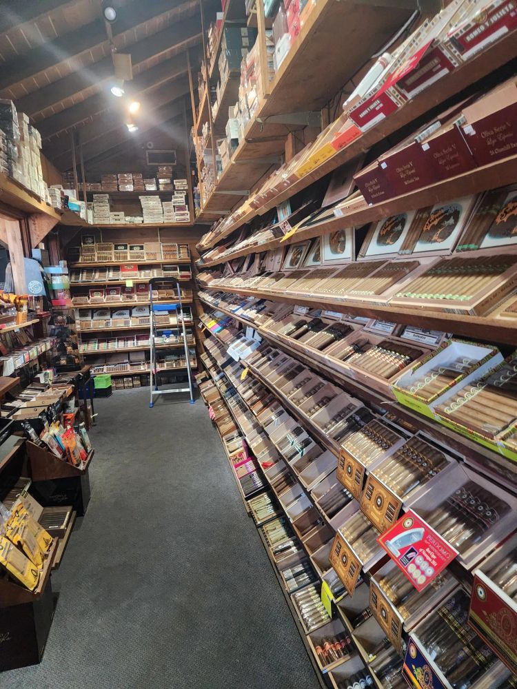 In front of you is the vast plains of Texas. The atmosphere here is rough and warm, as if you have returned to Texas in the old days. Enjoying a cigar in this place is simply enjoyable.
#US #texas #cigar #cowboy #cigarlife