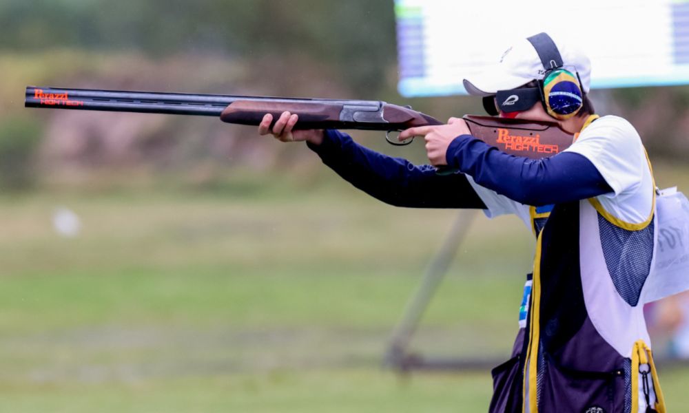 Hussein Daruich conquista a prata na fossa olímpico do Mundial Júnior de tiro esportivo