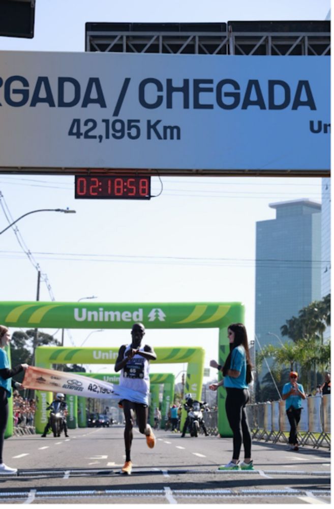 Vivian Kiplagati e Maxwell Rotich vencem a Maratona de Porto Alegre