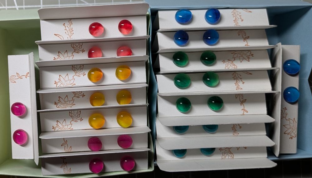 Kleine Runde bunte Ohrstecker 