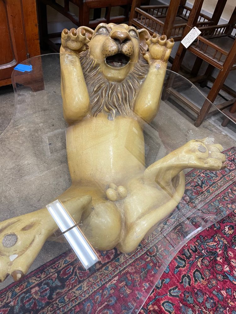 A lion table