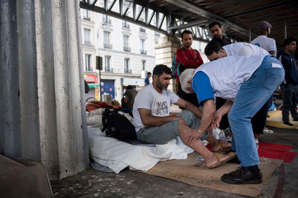 « Nous, anciens ministres de la santé, nous associons pour rappeler l’importance du maintien de l’aide médicale de l’Etat »