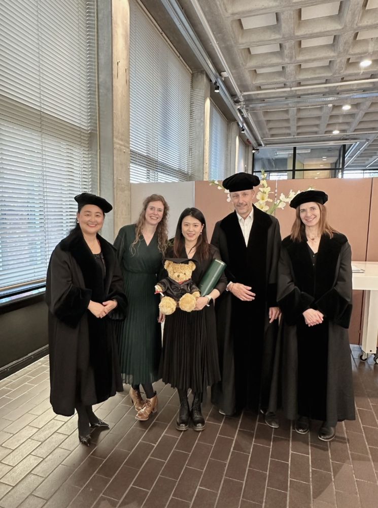 Picture of freshly minted Dr Liu and het supervisors Chongying Wang, Anke Scheeren, Sander Begeer & Rosa Hoekstra 