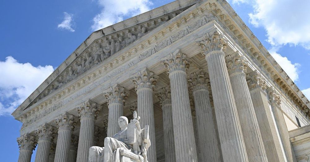 Approval of U.S. Supreme Court Stalled Near Historical Low