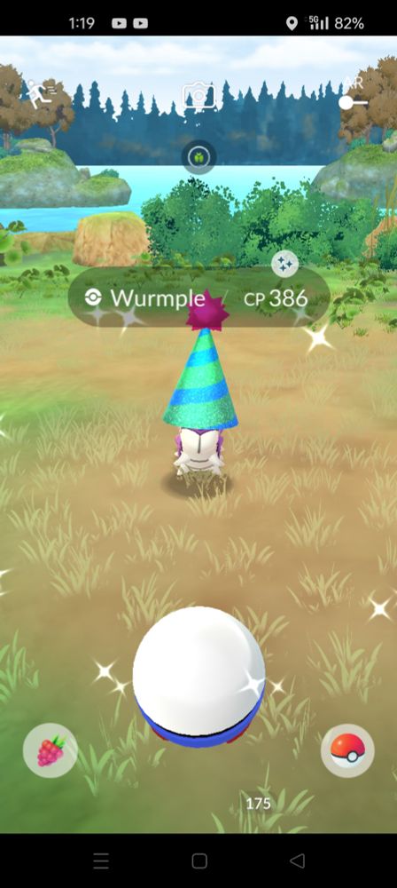 An encounter with a shiny Party Hat Wurmple in Pokémon Go. It has a Combat Power of 386.