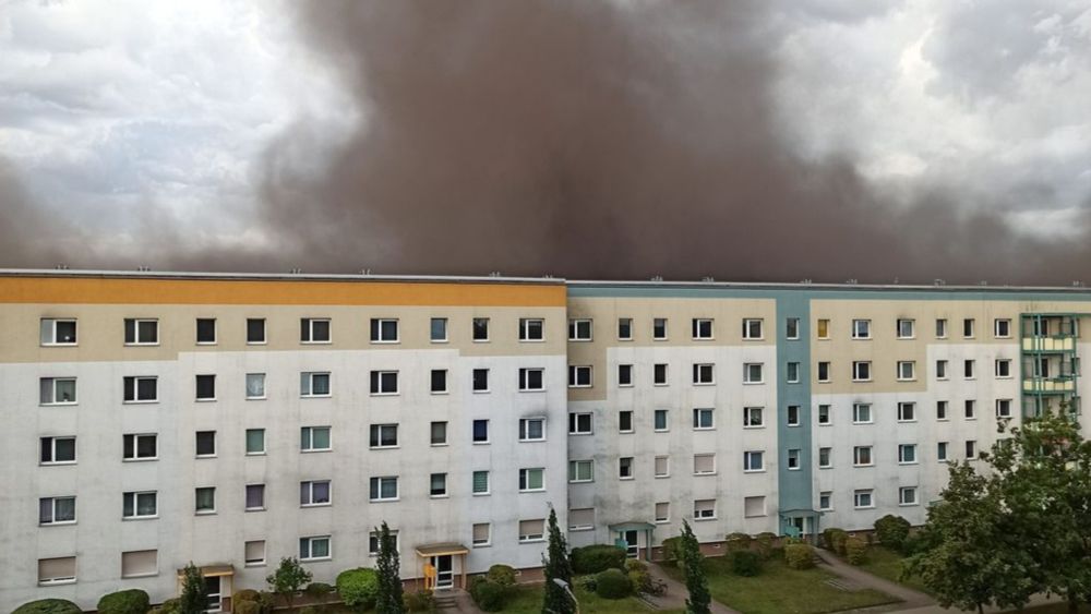 Unwetter in Weißwasser: Sturm peitscht Staub und Sand aus Tagebau in die Stadt | Lausitzer Rundschau