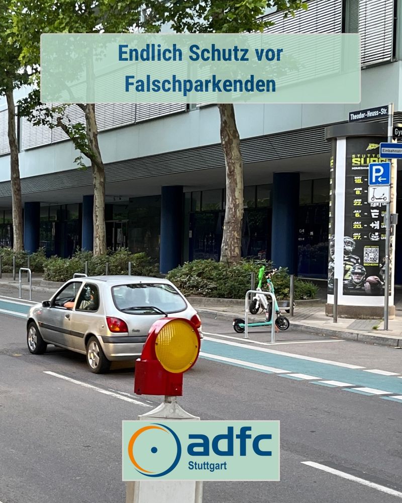 Radbügel neben der Theo sorgen für Sicherheit vor falsch ABgestellten Autos. Dort stehen jetzt Leih E-Scooter
