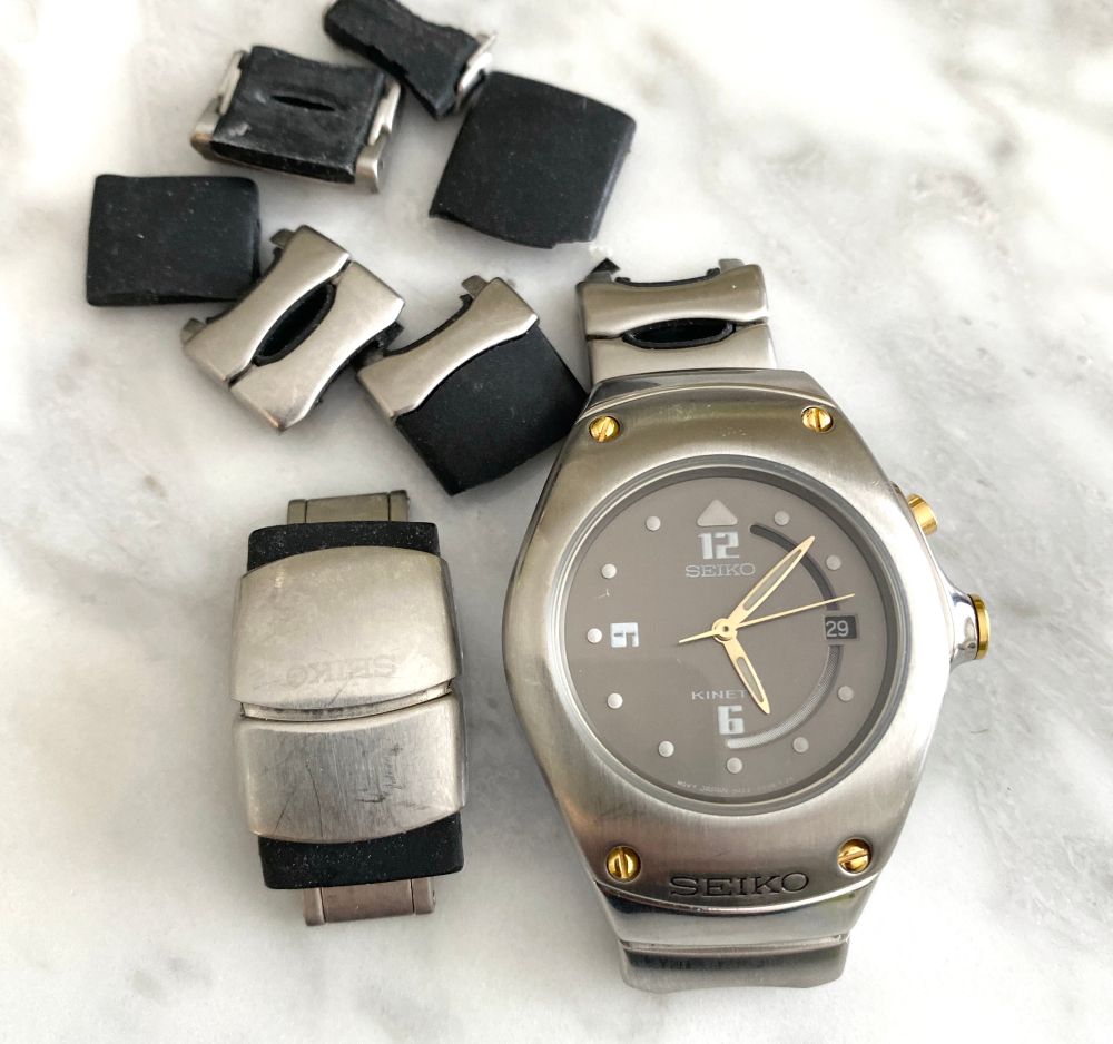 Watch: Seiko 3M22-0D39 “Arctura” with f-cked 16mm strap 