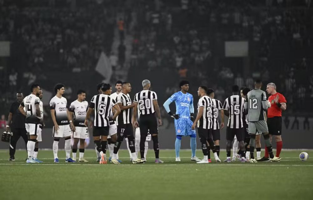 "Escalações de Botafogo e Corinthians têm surpresas; confira os times"