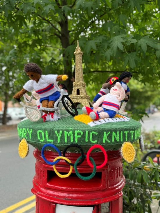 Postbox topper