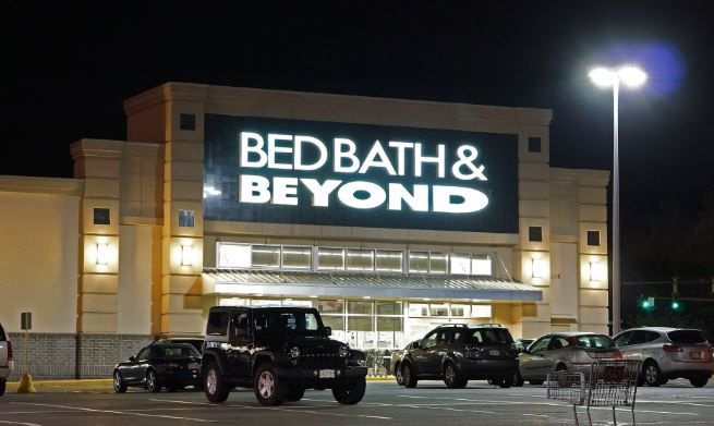 Bed Bath and Beyond’s Executive Chairman Marcus Lemonis announced on Wednesday that the company is closing all retail stores in Governor Newsom’s California.