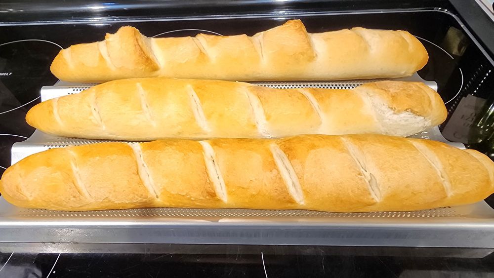 Cooked baguettes