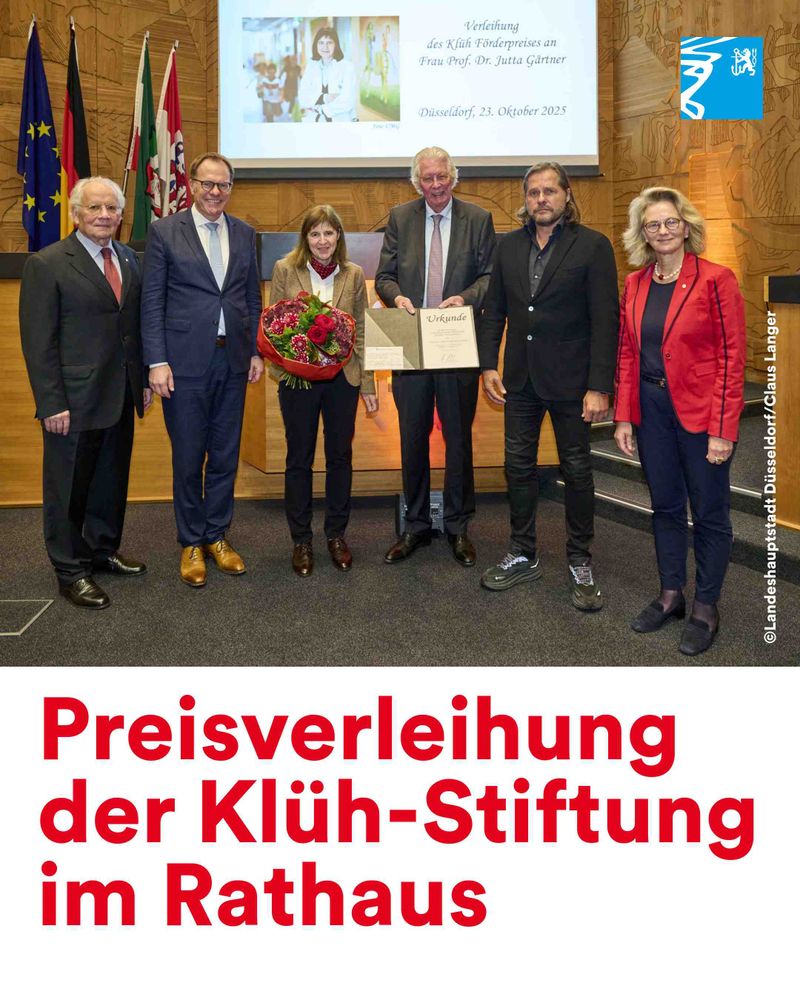 Prof. Dr. Alfons Labisch, OB Dr. Keller, Preisträgerin Prof. Dr. med. Jutta Gärtner, Hans-Joachim Driessen, Roger Klüh und Laudatorin Prof. Dr. Bettina Rockenbach im Plenarsaal des Rathauses.