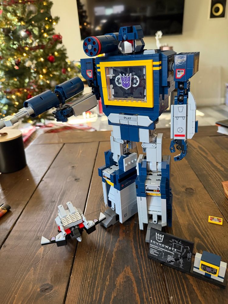Lego build of the Transformer Soundwave in robot form