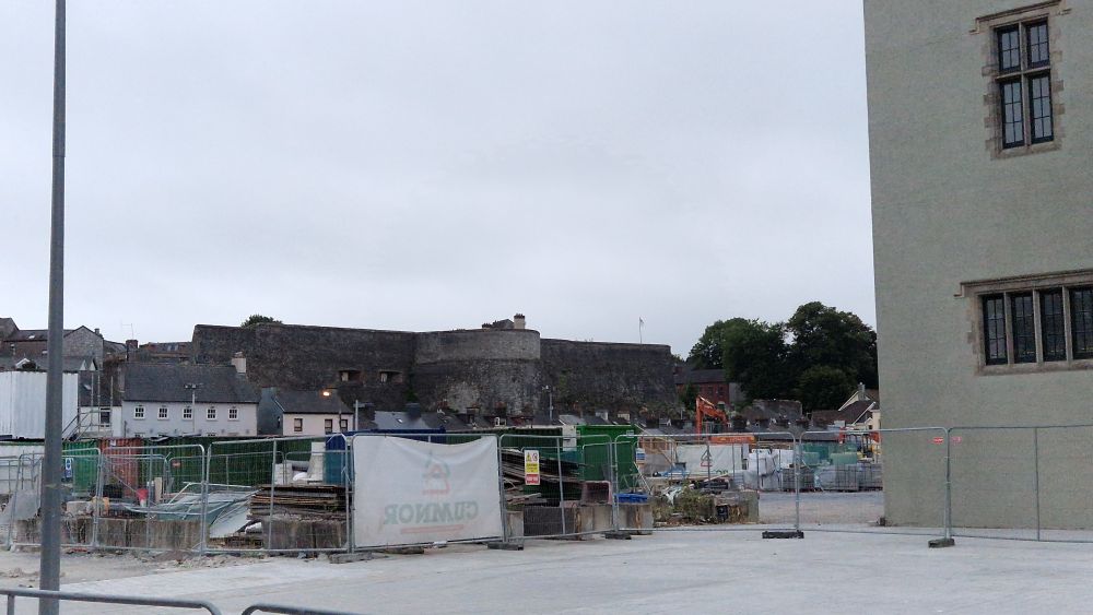 Low rise fort