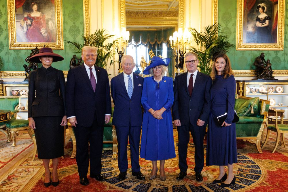 TITLE

Prime Minister Keir Starmer meets US President Donald Trump

DESCRIPTION

17/09/2025. Windsor, United Kingdom. Prime Minister Keir Starmer and his wife Victoria meets US President Donald Trump and his wife Melania as they are hosted by King Charles III and Queen Camilla during the President's historic second State visit at Windsor Castle.

Picture by Simon Dawson / No 10 Downing Street

DATE TAKEN

2000-01-01 00:06:12 [sic]
