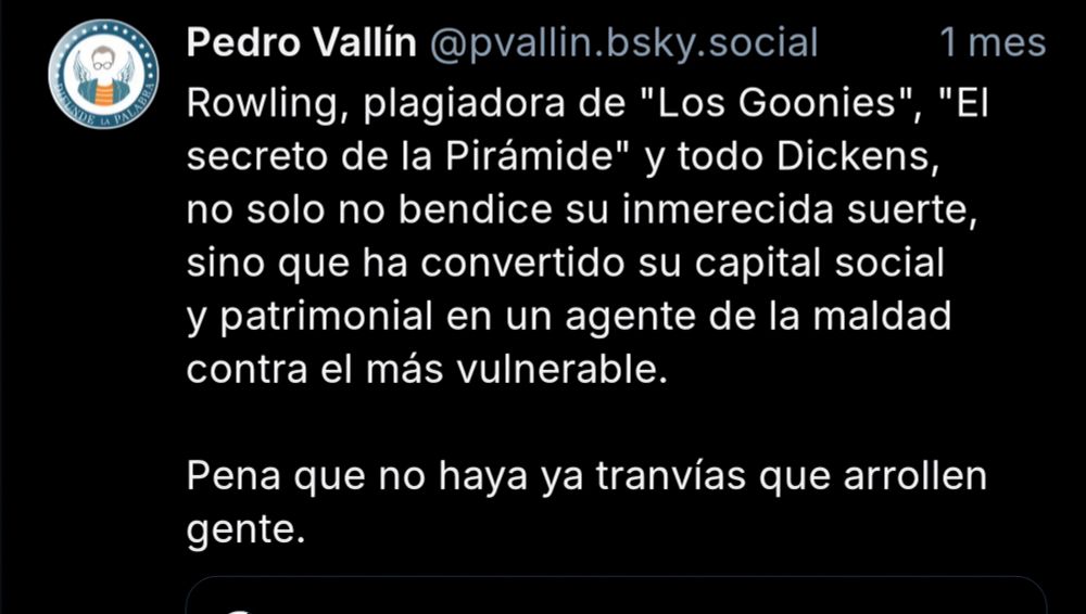 Tuit metiéndose con Jk Rowling por ser una tipa sin una pizca de talento que copio a los goonies, el secreto de la piramide y dickens