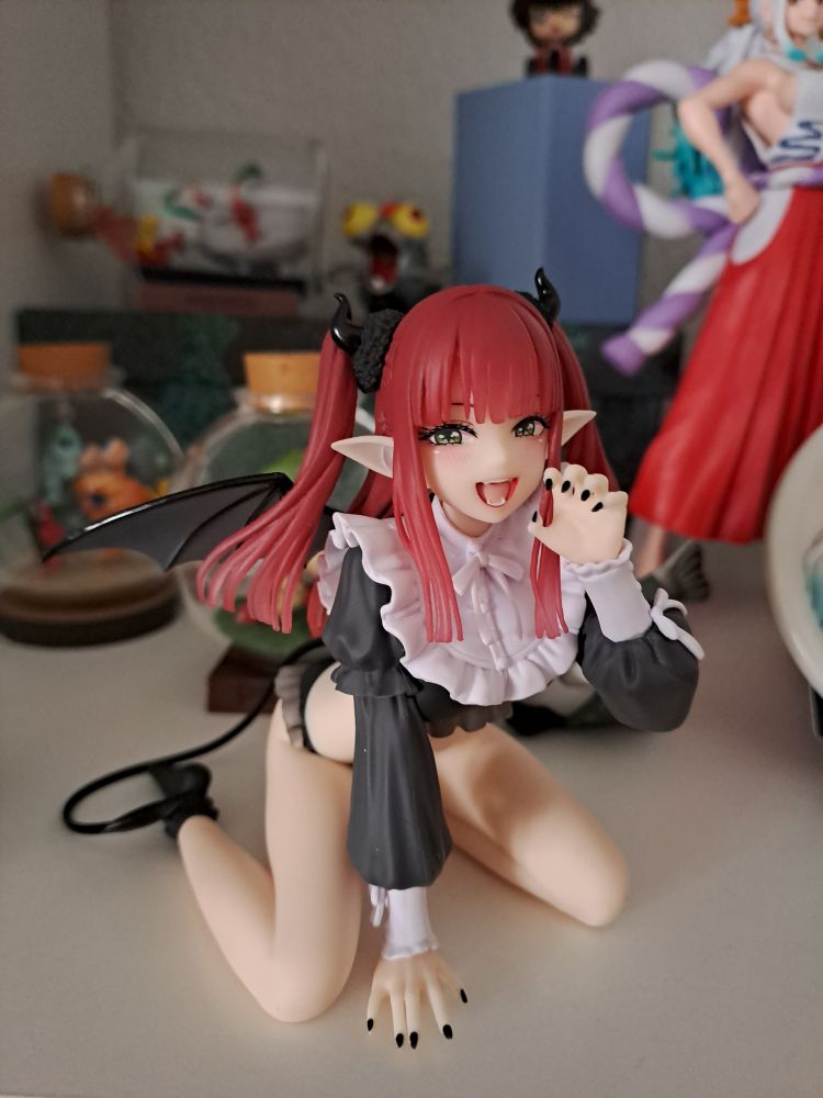 Prize figure of Kitagawa Marin from My Dress-Up Darling cosplaying as the in-universe manga character Liz