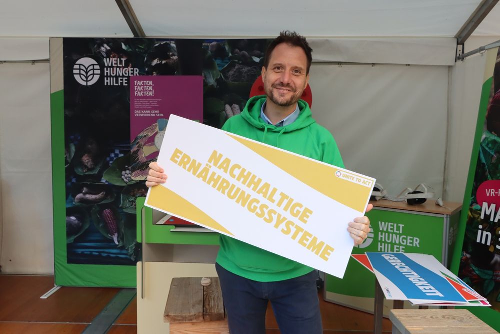 Join us at the @bmz.de Open Day this weekend to:

⭐ Meet the Heroes of Tomorrow
🎨 See the Parallel Realities Art Exhibition
🧩 Try the #SDGs quiz

Bring your curiosity & bring your family & friends! Together, let’s #ActNow for a fairer, greener, more hopeful future.