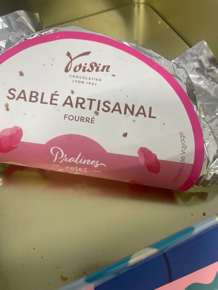 Sable artisanal aux pralines roses