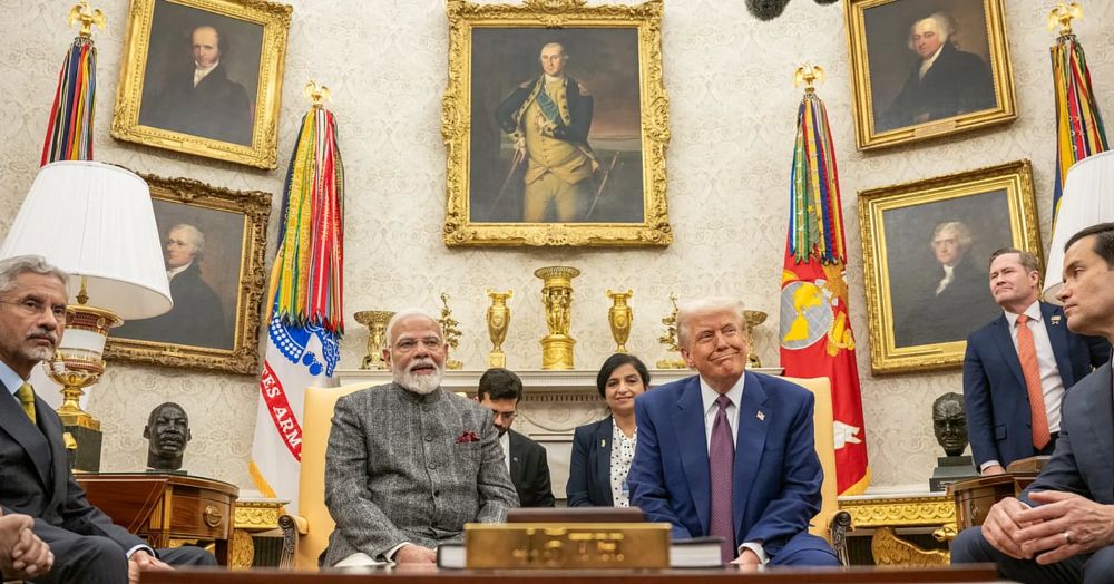 A aplicação de taxas aduaneiras de 50% às exportações indianas para os EUA desde esta quarta-feira e a presença do primeiro-ministro Narendra Modi numa cimeira