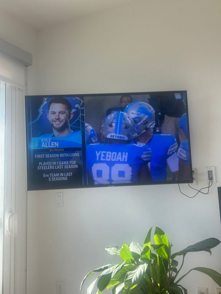 Screenshot of the NFL Preseason game between the Chargers and Lions. 