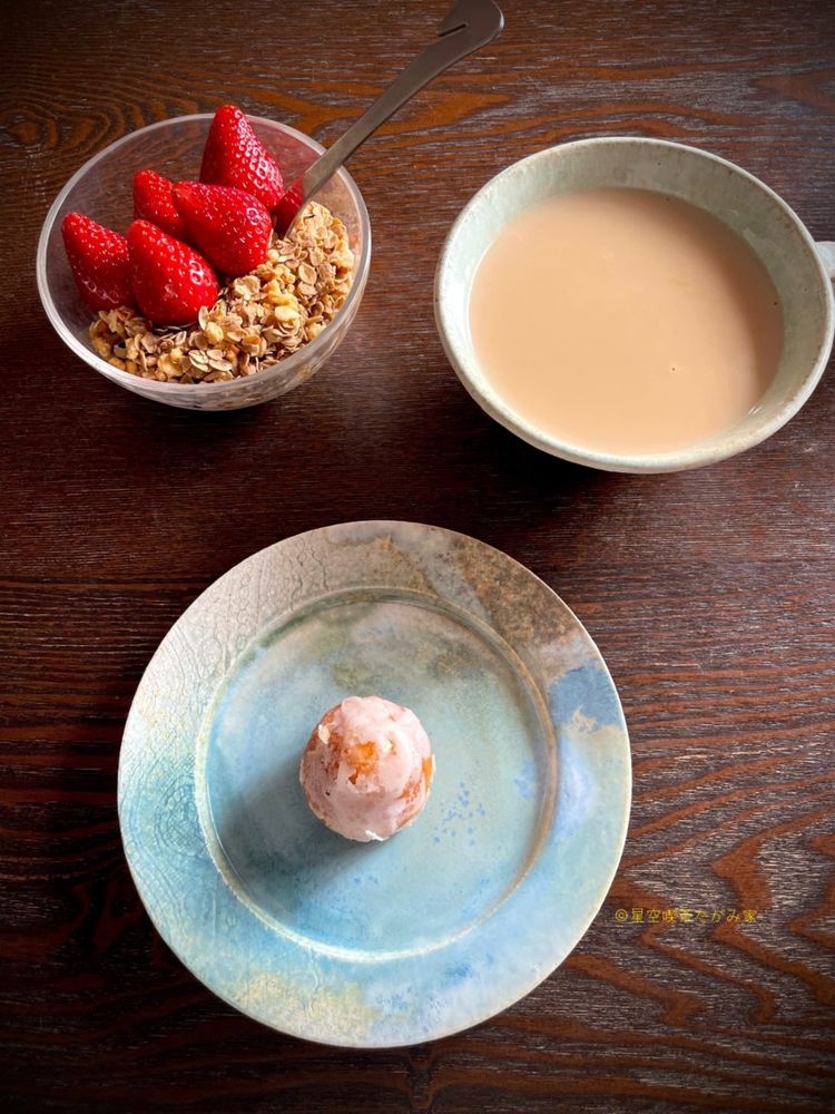 レモンケーキとシリアルヨーグルトでごはん⁇