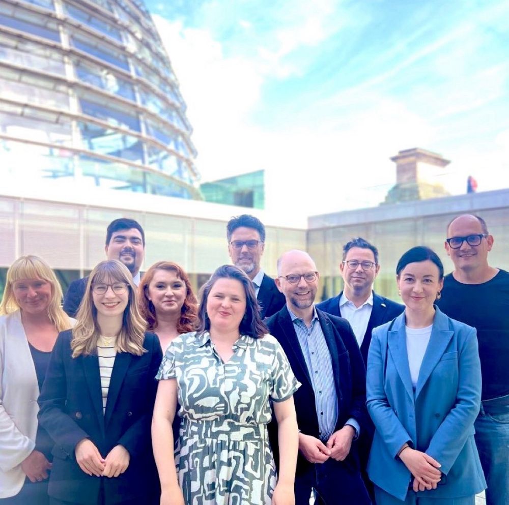 Gruppenfoto der Grünen Mitglieder im Verteidigungsausschuss.