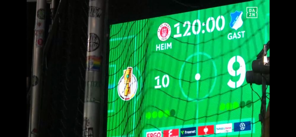 Erst nach einer Verkleinerung der 10 passen beide Ziffern in eine Zeile.