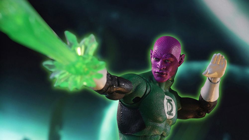 Assemble your very own #GreenLantern Corps as #McFarlaneToys debuts a new 2 in 1 deluxe figure 