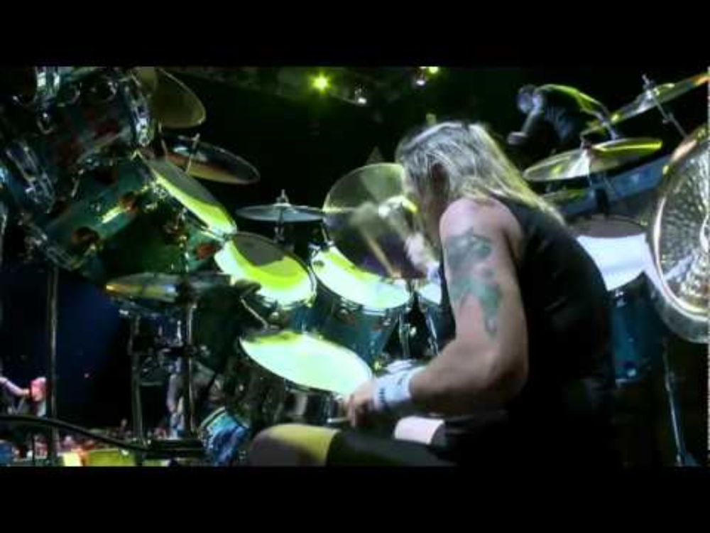 Iron Maiden - Hallowed Be Thy Name (Flight 666) [HD]