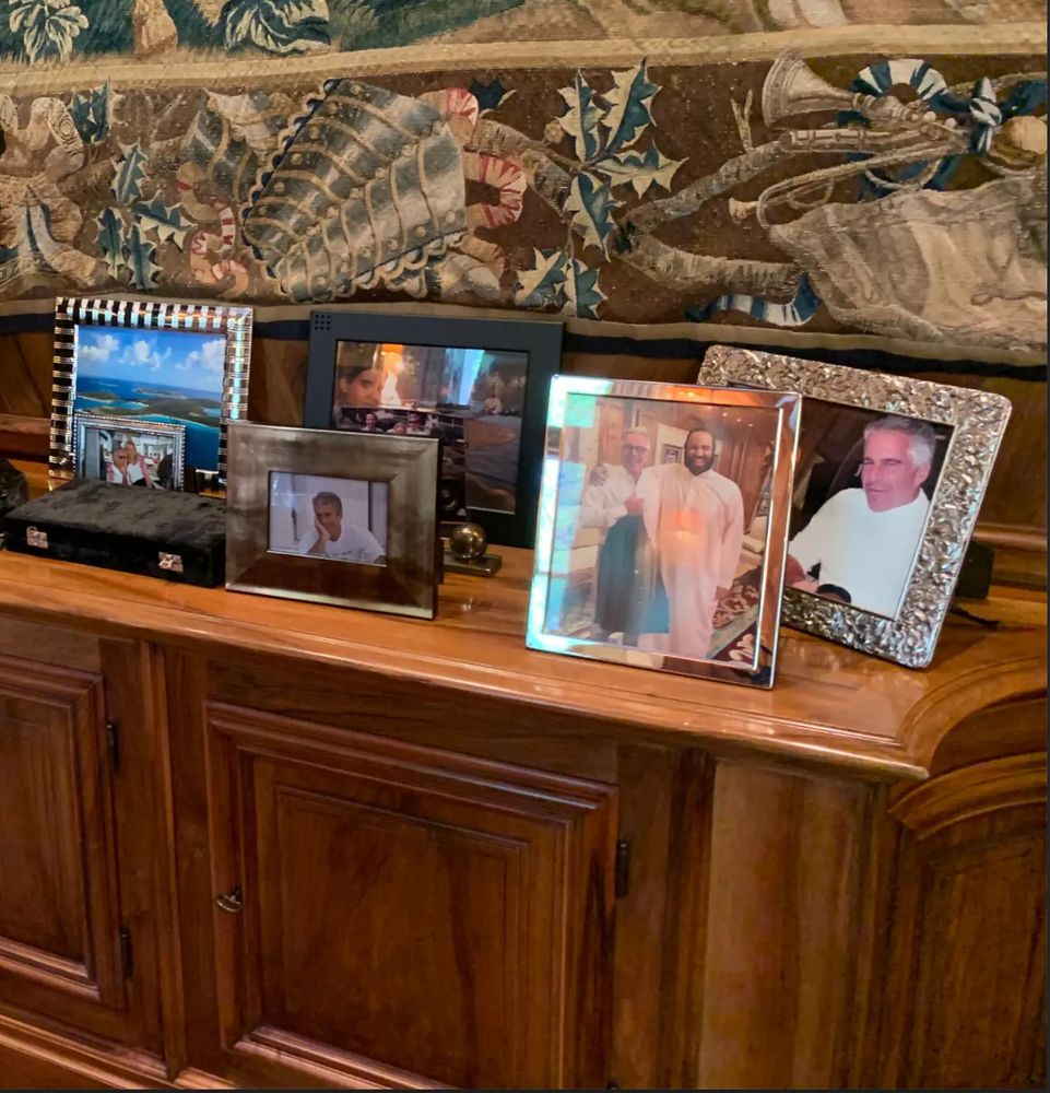 Many Arab leaders and businessmen and minor princes were displayed in these photos. 

Prominent among them was Mohammed "Bonesaw" bin Salman.