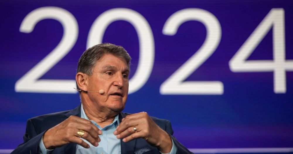 Joe Manchin Weighing Re-Registering As A Democrat To Run For 2024 Nomination