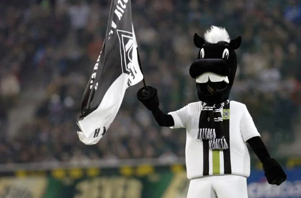 ein bild von jünter dem extrem hässlichen maskottchen von borussio mönchengladbach