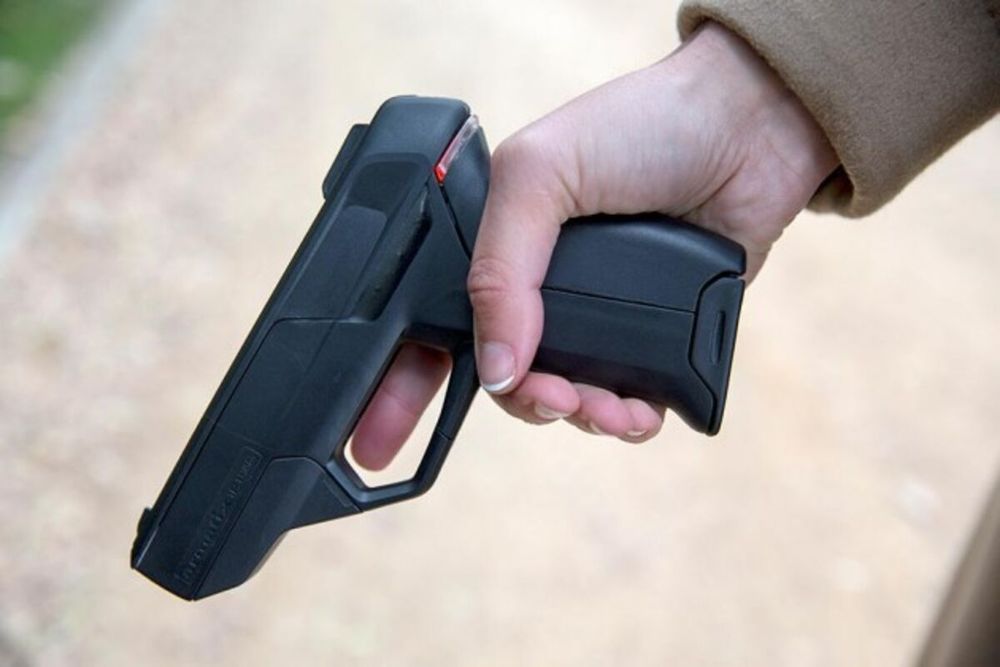 If a non-authorized user were to use it, the gun would disable and the light would turn red to indicate the gun is locked.