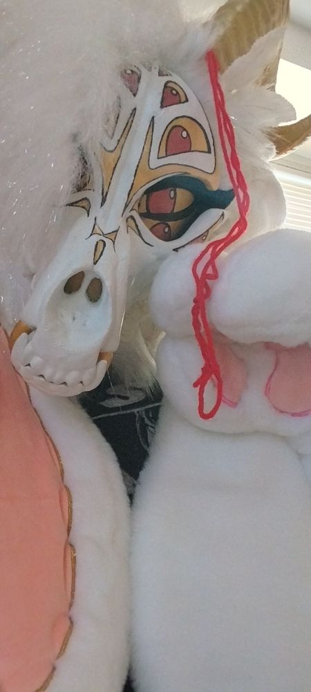 a friendly wave of Get paw while lifting the Strings.