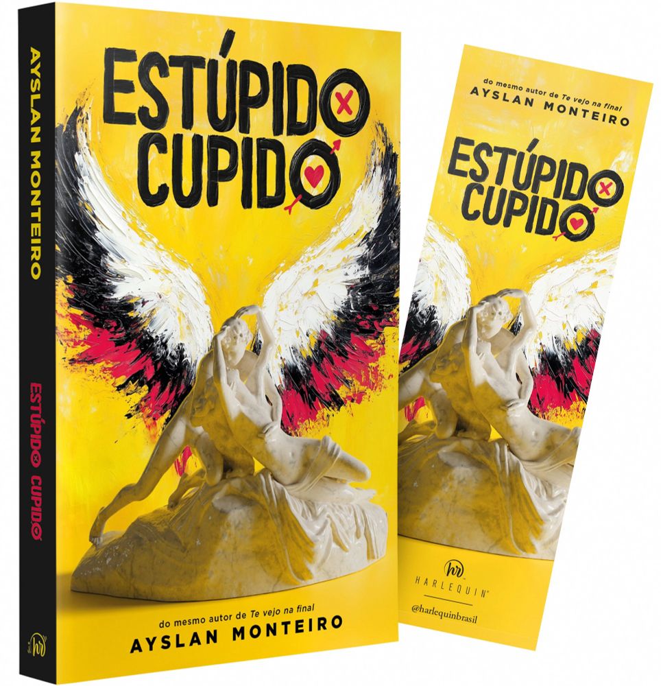 Capa do Livro "Estúpido Cupido" do Ayslan Monteiro, lançado pela HarperCollins. No centro da capa, há uma estátua do cupido, em tons beges, com asas pintadas em branco, preto e rosa. O fundo é um amarelo intenso. Acima, há o nome do livro, estilizado, em cor preta. Abaixo, o nome do autor.