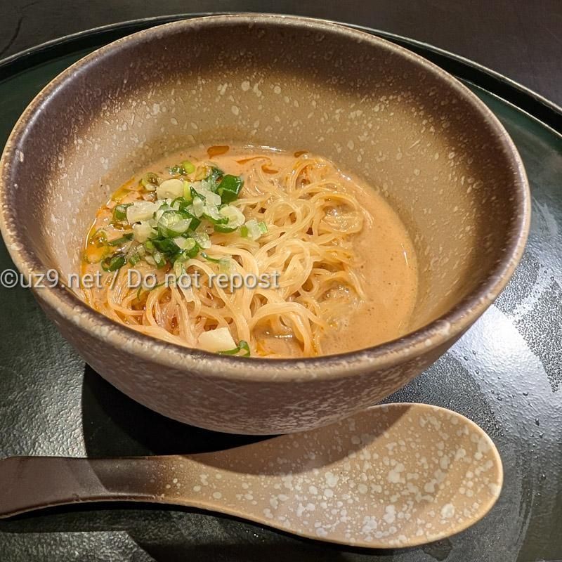 キャセイ名物、担々麺