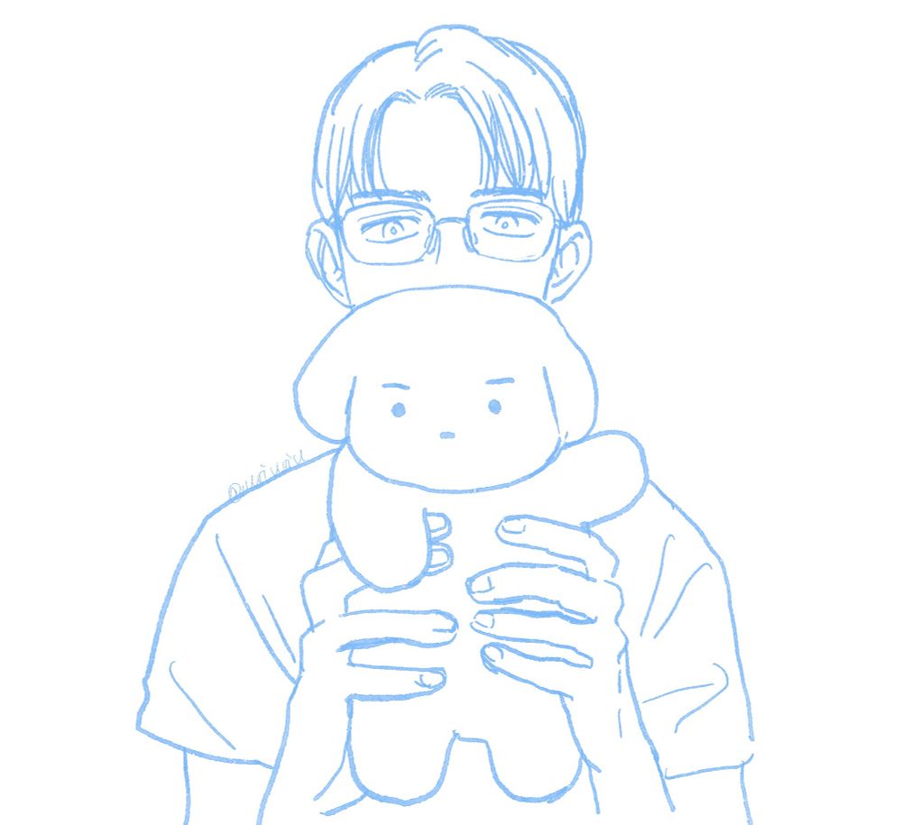 両手で犬を持ち上げているさとみくんの絵です