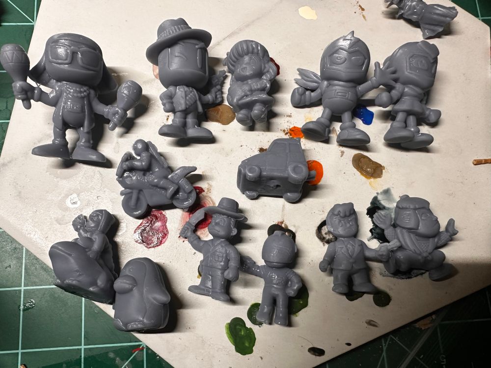 Top row: Mexican Bomber and Bomber Kid from Super Bomberman, Arale and Carbuncle from Puyo Puyo, Plasma Bomber and Pretty Bomber from Super Bomberman
Middle row: Mach Rider and the Honda City from City Connection
Bottom Row: Ninja JajaMaru-kun riding his frog, Gurin from Binary Land, Challenger from Challenger, Lode Runner, Agent 17 from Elevator Action, and Goemon dancing. 