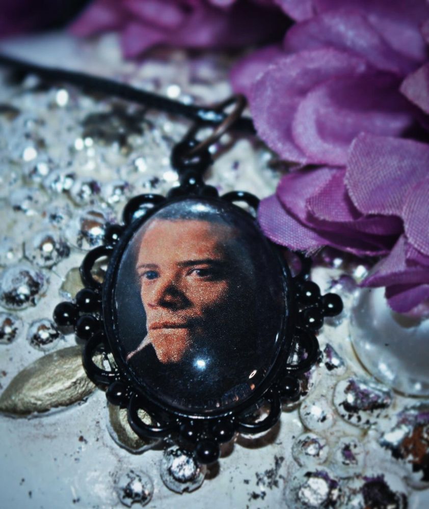 Louis pendant 